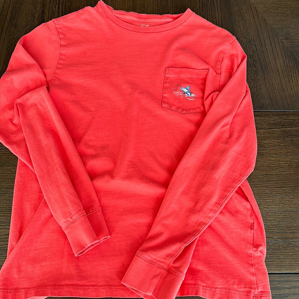 Vineyard Vines Boys L. Red long sleeve tee. Like new, no blemishes, smoke free